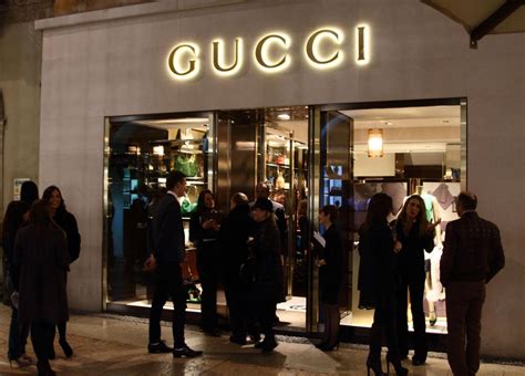 Gucci: vendite in calo nel 3Q, frena performance Kering